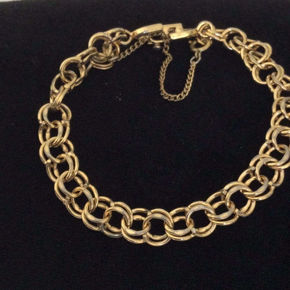 Elegant Gold colored Chain Bracelet